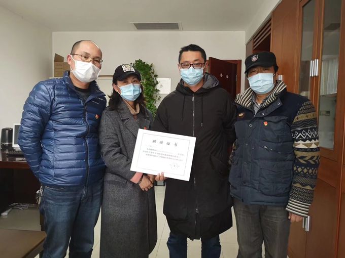 平凡中孕育偉大平常裏折射不凡